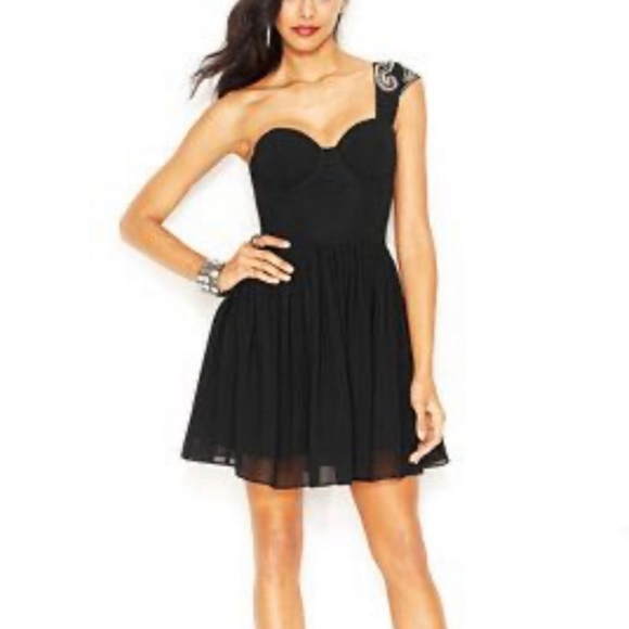 Guess Los Angeles Black One Shoulder Dress with Silver Details - Picture 13 of 13